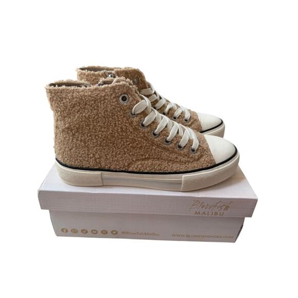 NIB Blowfish Malibu Women's Kimber-Hi Teddy Sherpa Sneaker Size 7 - Picture 1 of 7
